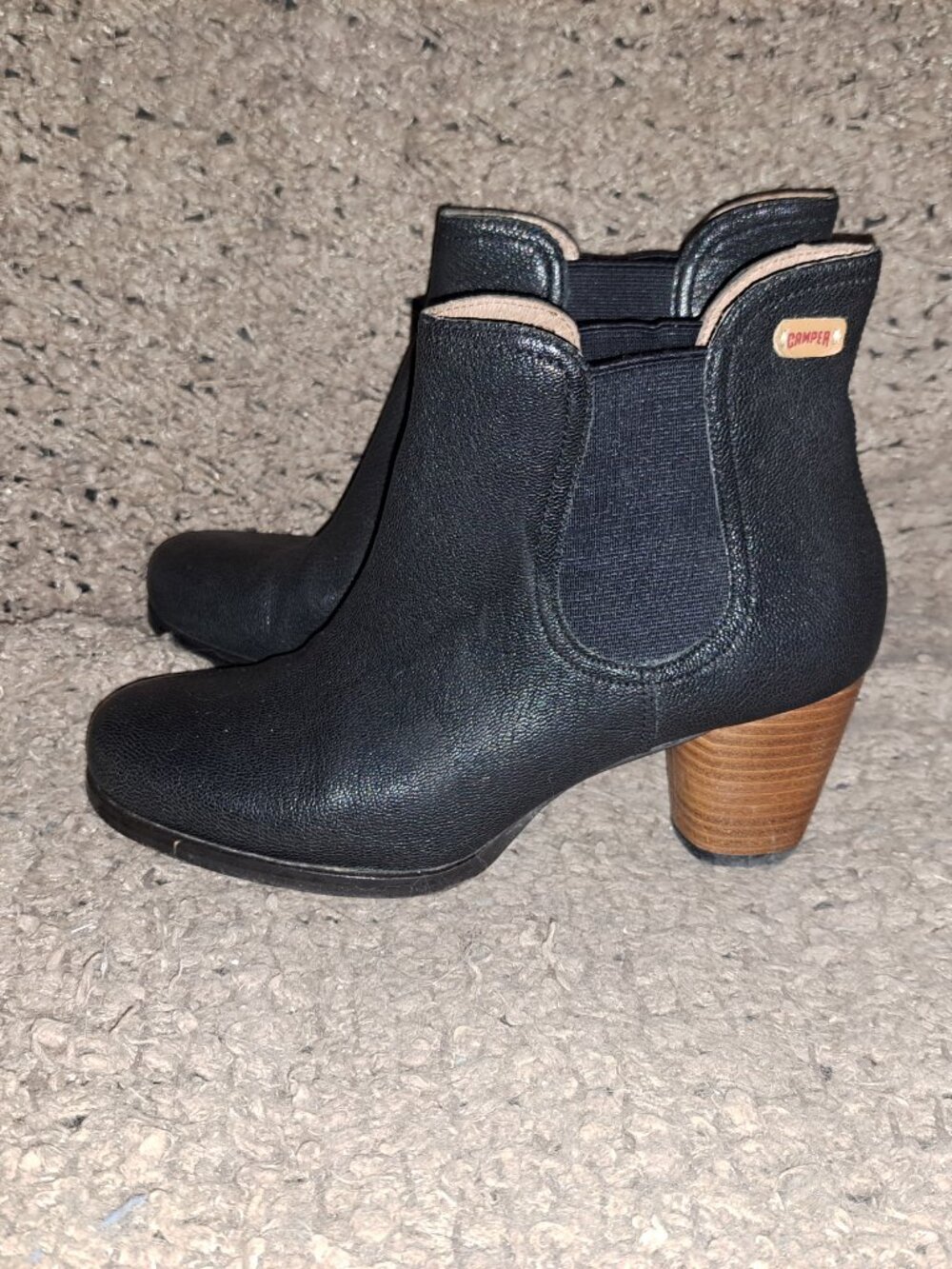 CAMPER-Annie-Black Textured Leather Chelsea Bootie-Block Heel-Sz 38-Excellent - Picture 2 of 8